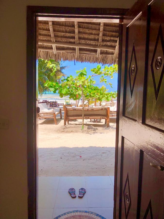 Simba Beach Zanzibar Kiwengwa  Rom bilde